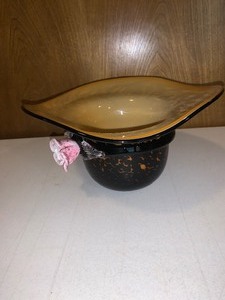 lot 42 image: Merano flower vase hat design