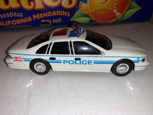lot 167 image: 1998 Toymax battery operated police car