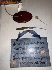 lot 170 image: Misc. lot hanging shell angel wall decor and more