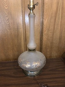 lot 171 image: Vintage mid-century gold and white textured GILDED lamp - beautiful piece  (no shade)