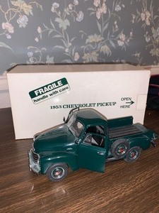 lot 218 image: Danbury Mint - NIB 1953 Chevrolet pickup - heavy diecast