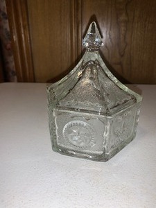 lot 233 image: Indiana Glass Co. covered candy dish - Eagle star design