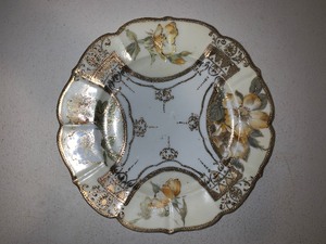 lot 236 image: Antique R. C. Nippon plate - hand painted with gold inlay - absolutely stunning