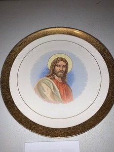 lot 240 image: Vintage Crooksville China Co. 22k Jesus Plate