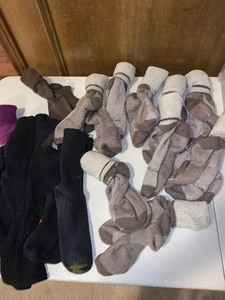 lot 292 image: 9 pair of Cabellas socks and 9 pair of misc socks (Mens)