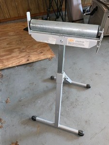 lot 299 image: Aluminum ball bearing HDX roller stand