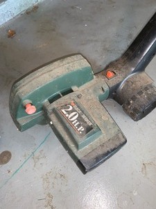 lot 300 image: Black & Decker 2 horsepower electric hedger