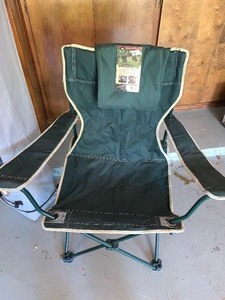 lot 304 image: Ozarka Trail folding armchair with bag