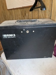 lot 306 image: Brinks Home Security metal locking box - no key
