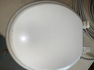 lot 313 image: Toilet seat out of box - good shape