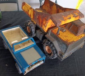 lot 7 image: Vintage Big Tonka Dump Truck and Vintage Nylint Pickup Both have issues Please see pics