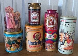 lot 8 image: Nice Selection of Vintage Tins