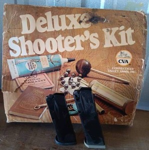 lot 22 image: Deluxe Black Powder Shooters Kit with 2 Ammo Clips