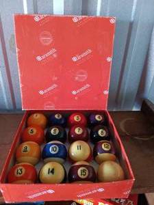 lot 1 image: Vintage Aramith Belgium Made Billiards Ball Complete Set including Que Ball