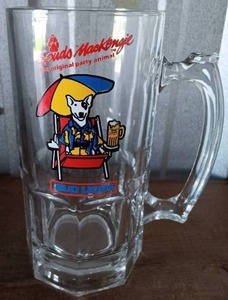 lot 21 image: Vintage 1987 Spuds MacKenzie 35oz Beer Glass