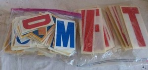 lot 129 image: 2 Bags of Heavy Duty Plastic Outdoor Sign Letters