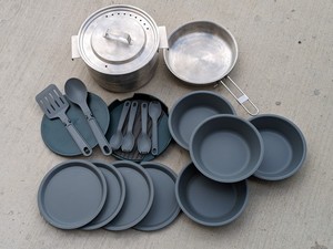 lot 8 image: Stanley Camping Cook Set