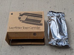 lot 12 image: Apple LaserWriterToner Cartridge - New