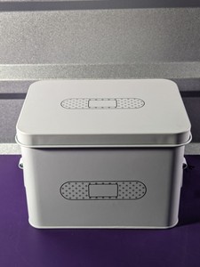 lot 43 image: Small Metal Box