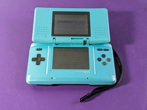 lot 59 image: Nintendo DS NTR-001 HandHeld Game Console - Read
