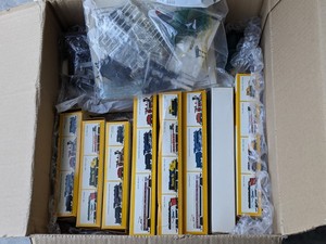 lot 92 image: Bachmann Train Cars & Track Bundle