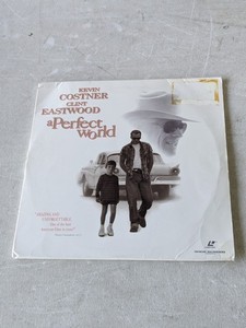 lot 106 image: Laser Disc - A Perfect World
