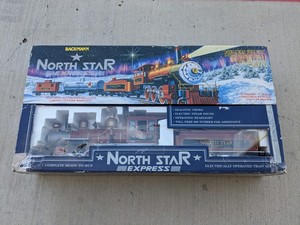 lot 113 image: Bachmann North Star Train Set