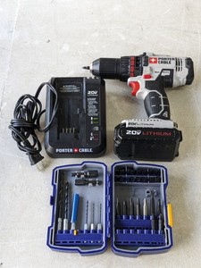 lot 114 image: Porter Cable PCC601 Drill w Charger