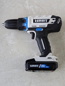 lot 136 image: Hart HPDD01 Cordless Power Drill w Battery