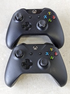 lot 162 image: Lot of 2 - XBOX One Wireless Controllers 1537