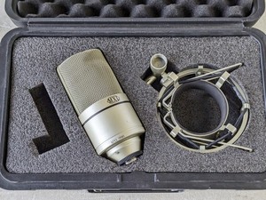 lot 164 image: MXL 990 XLR Microphone