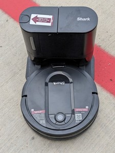 lot 179 image: Shark Robotic Vacuum UR1300S3US