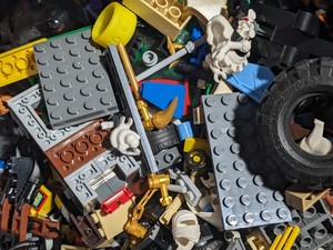 lot 198 image: 12 Pounds of Lego Bricks