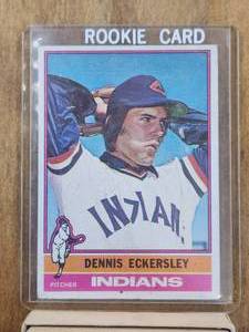 lot 17 image: Dennis Eckersley 1976 Topps - Rookie Baseball card - #98