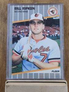 lot 24 image: Billy Ripken - 1989 Fleer - Error card - #616