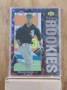 lot 52 image: Michael Jordan - 1994 Upper Deck - Rookie baseball card - #19