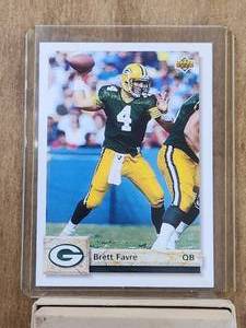 lot 66 image: Brett Favre - 1992 Upper Deck football card - Rookie Card - #484