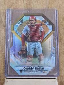 lot 115 image: Johnny Bench - 2022 Topps baseball card - Diamond Greats - #DGDC-10