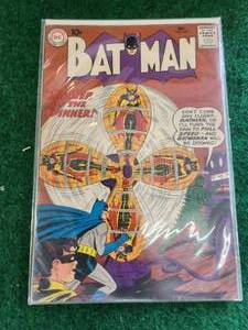 lot 11 image: Batman - 1960 DC comic - Silver Age - in sleeve with cardboard backing