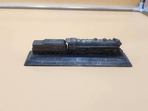 lot 193 image: Central Lines - Hudson Type Antique American Locomotive Company Paperweight - 1928