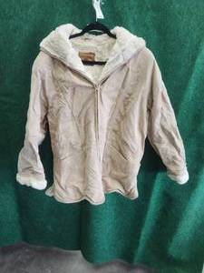 lot 57 image: St Johns Bay winter coat - M