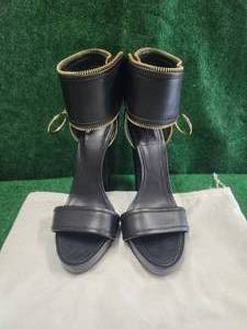 lot 100 image: Pair of Givenchy womens shoes