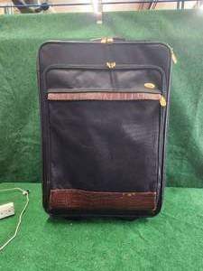 lot 142 image: Large Diane von Furstenberg soft side travel suitcase