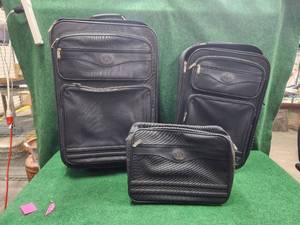 lot 158 image: Lewis & Hyde original 3-piece travel suitcases
