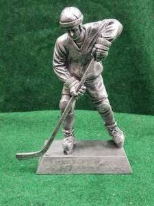 lot 165 image: Hockey player statue - 10 tall