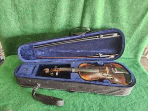 lot 16 image: Ole-Bull violin and case