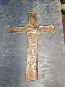 lot 5 image: Selection of indoor-outdoor metal pieces -  25