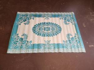lot 453 image: Teal and white indoor & outdoor plastic mats-rugs - 48 x 68 - bid x 10