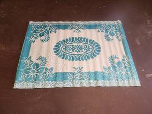 lot 332 image: Teal and white indoor & outdoor plastic mats-rugs - 48 x 68 - bid x 10