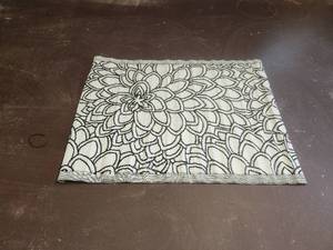 lot 338 image: Black and white indoor & outdoor plastic mats-rugs - 48 x 68 - bid x 10